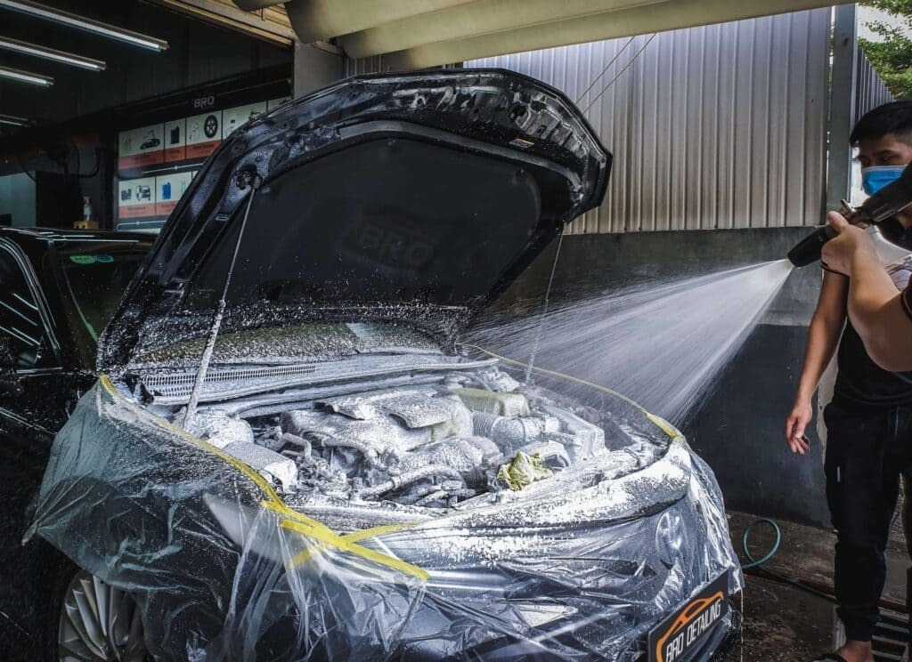 Quy trình làm sạch nội thất ô tô chuyên nghiệp